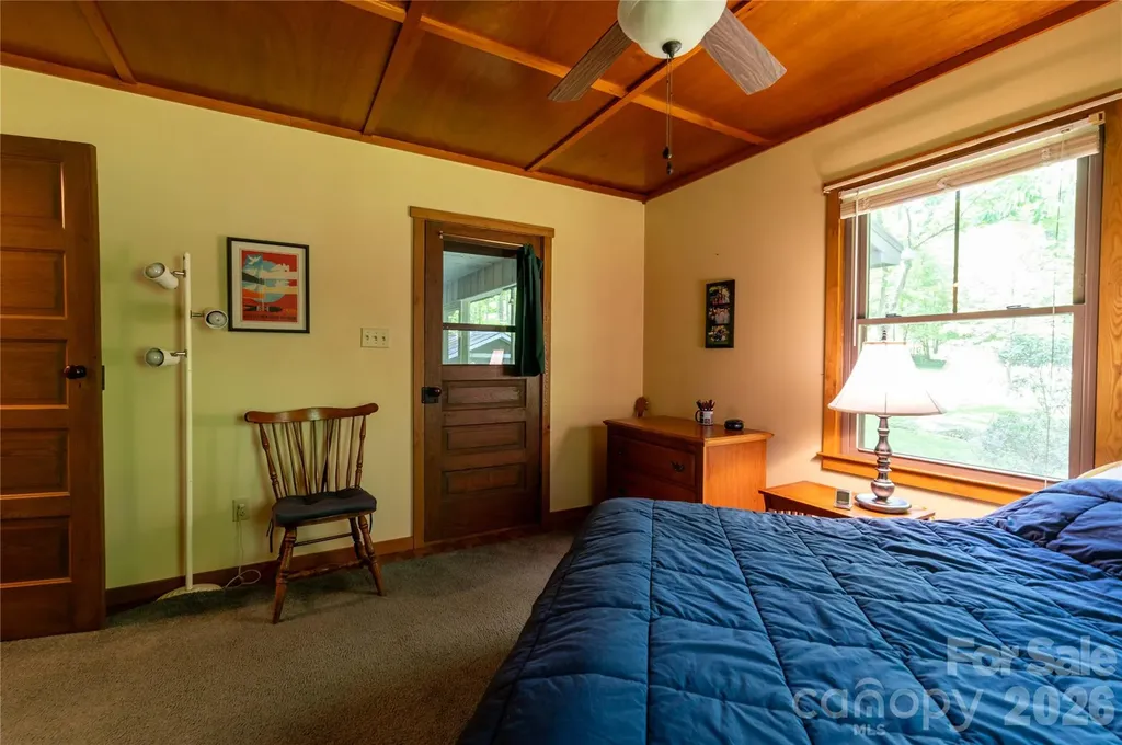 60 Virgels Mountain Road Burnsville NC 28714