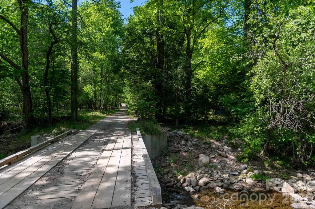 60 Virgels Mountain Road Burnsville NC 28714