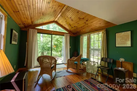 60 Virgels Mountain Road Burnsville NC 28714