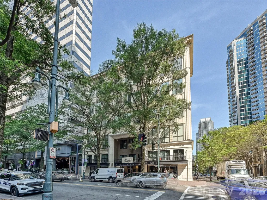 127 N Tryon Street Charlotte NC 28202