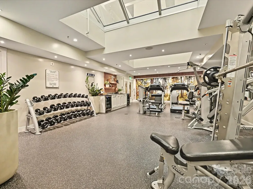 127 N Tryon Street Charlotte NC 28202