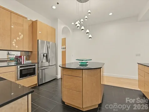127 N Tryon Street Charlotte NC 28202