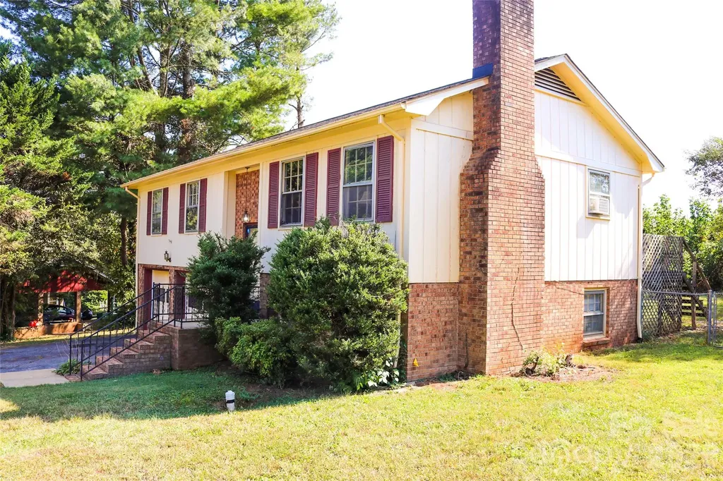 307 Meadowbrook Drive Newton NC 28658