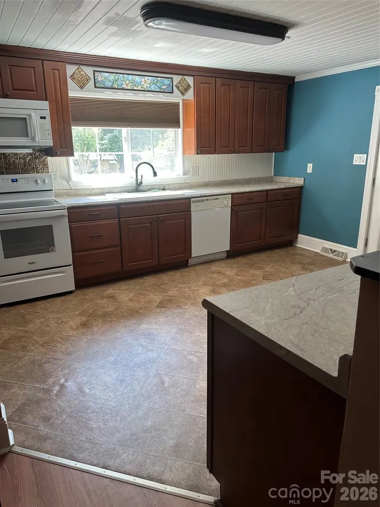 1407 N College Avenue Newton NC 28658