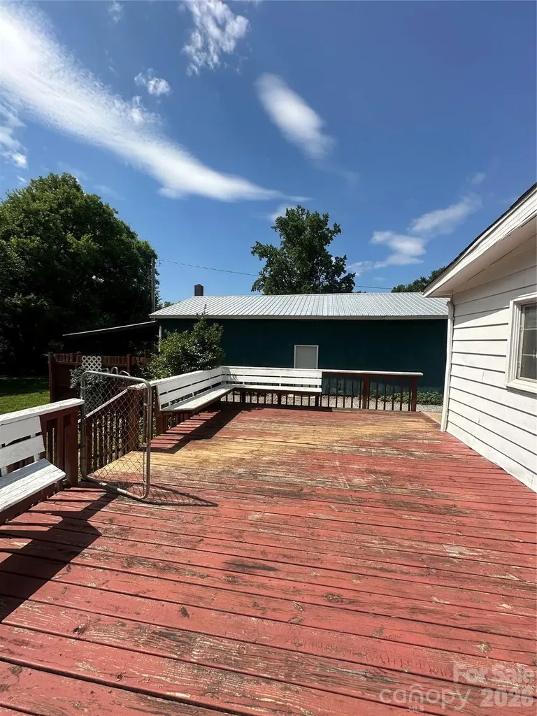 1407 N College Avenue Newton NC 28658