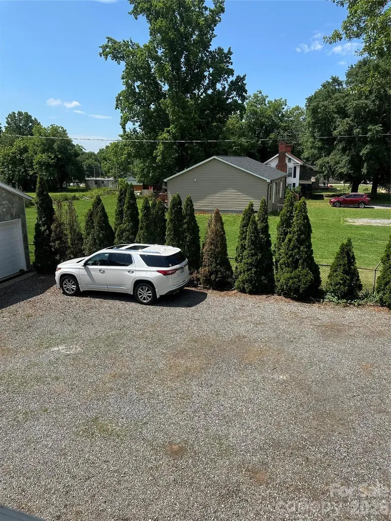 1407 N College Avenue Newton NC 28658