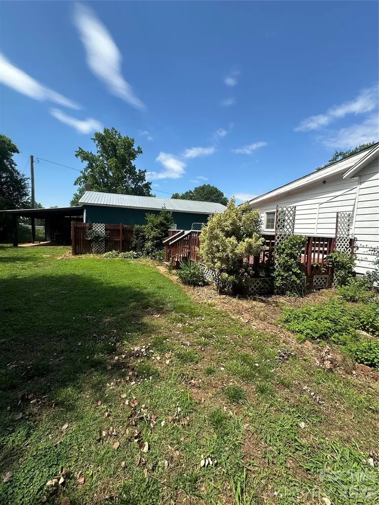 1407 N College Avenue Newton NC 28658