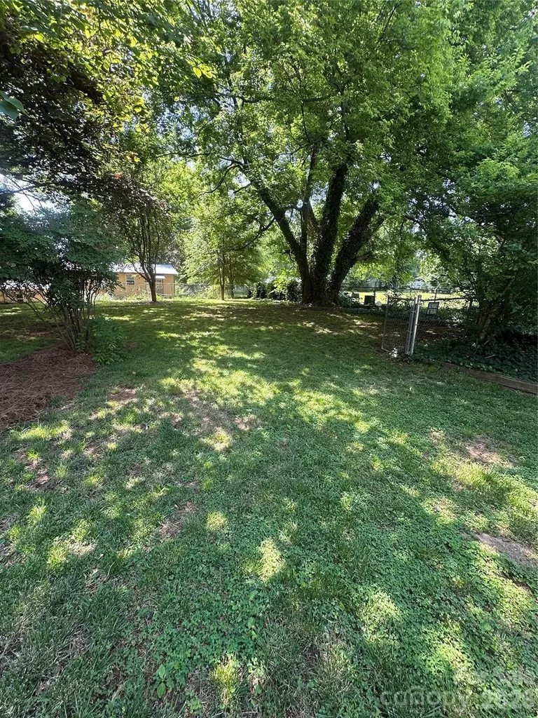1407 N College Avenue Newton NC 28658