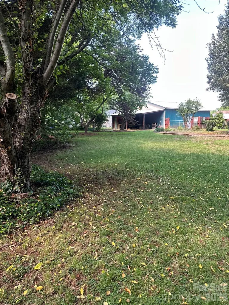 1407 N College Avenue Newton NC 28658
