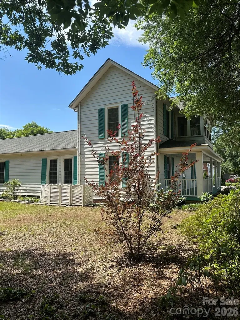 1407 N College Avenue Newton NC 28658