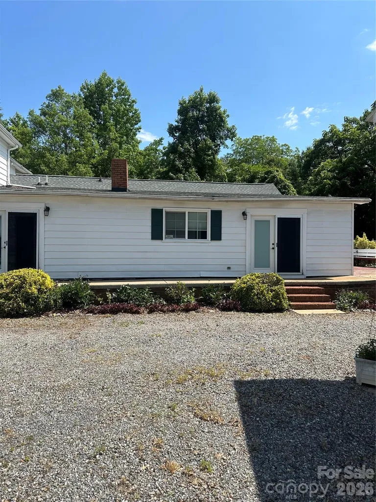 1407 N College Avenue Newton NC 28658