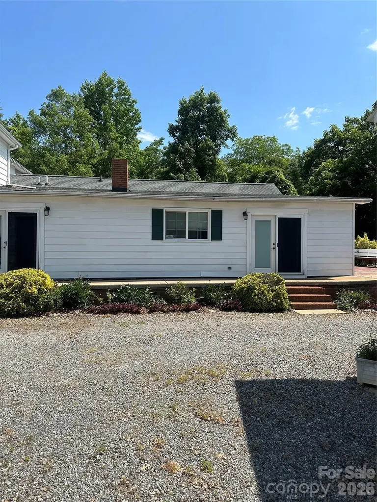 1407 N College Avenue Newton NC 28658