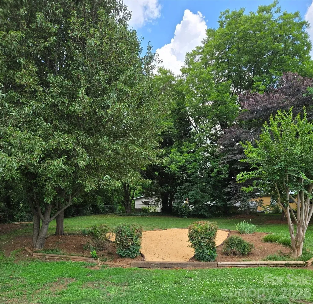 1407 N College Avenue Newton NC 28658