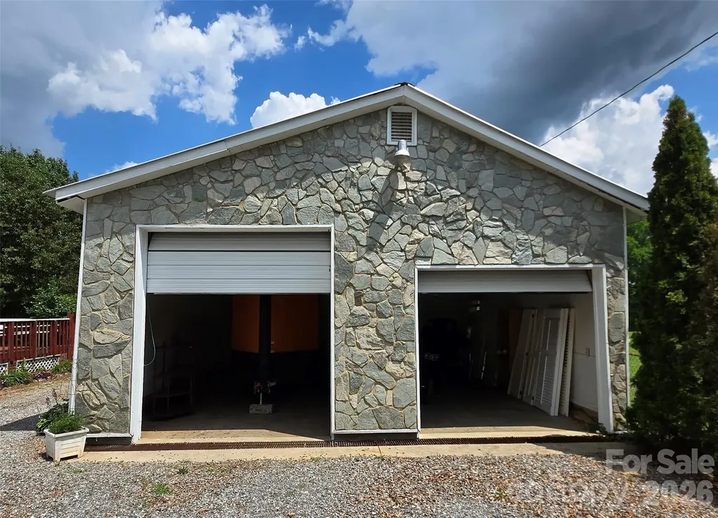 1407 N College Avenue Newton NC 28658