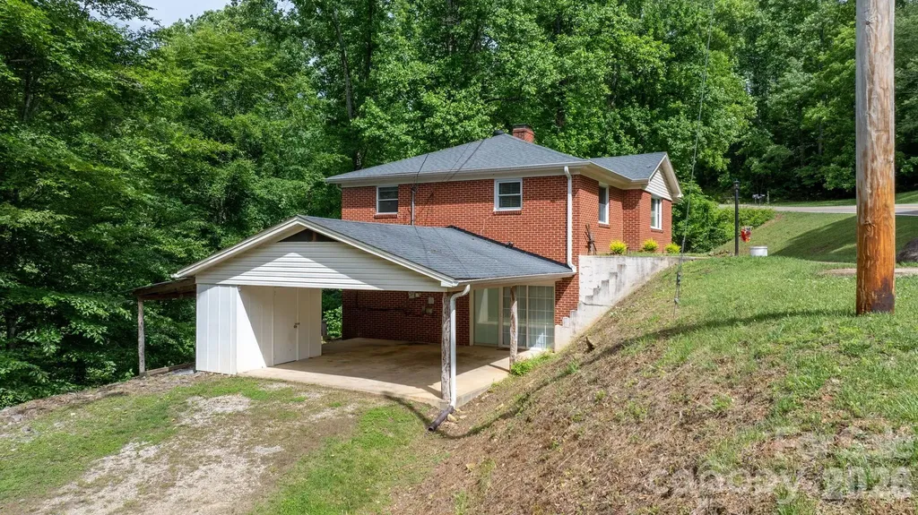 4073 226 A Highway Marion NC 28752