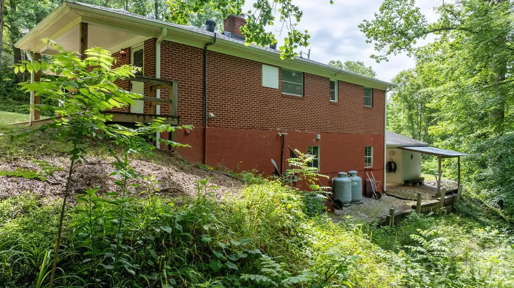 4073 226 A Highway Marion NC 28752