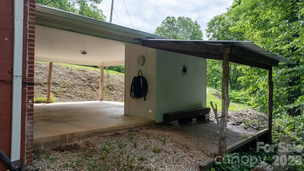 4073 226 A Highway Marion NC 28752