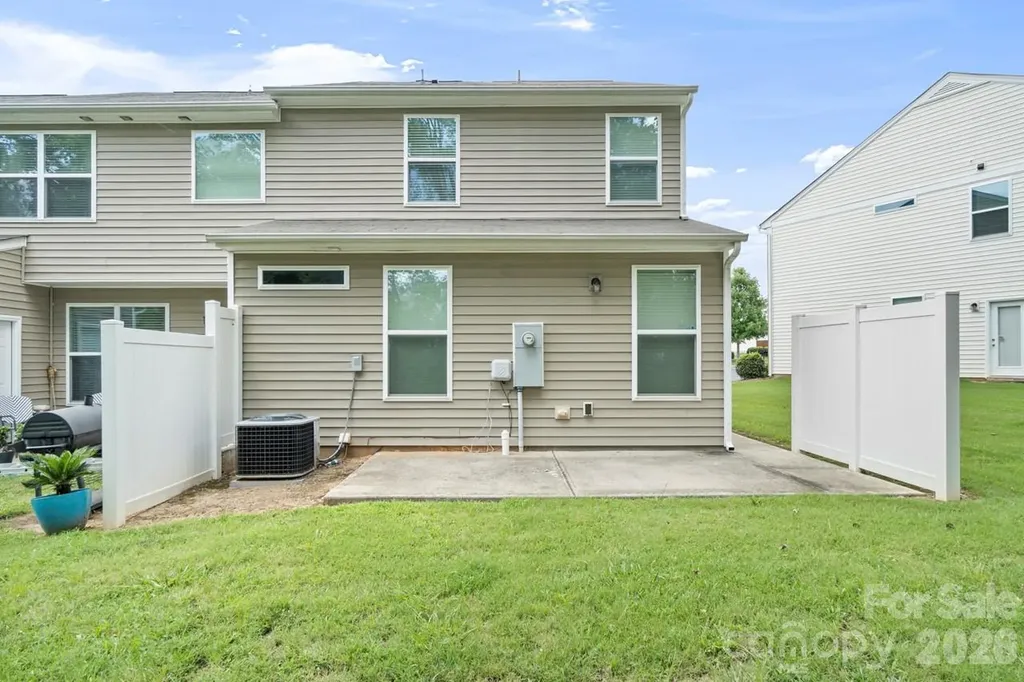 1880 Aston Mill Place Charlotte NC 28273