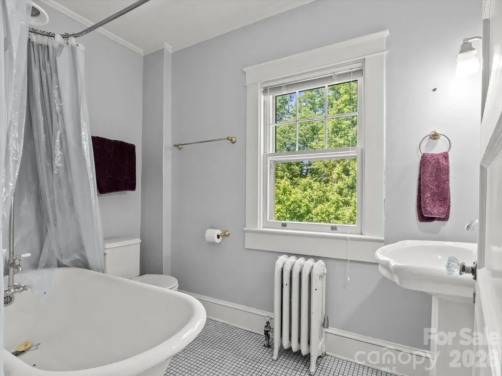 15 Sylvan Avenue Asheville NC 28801
