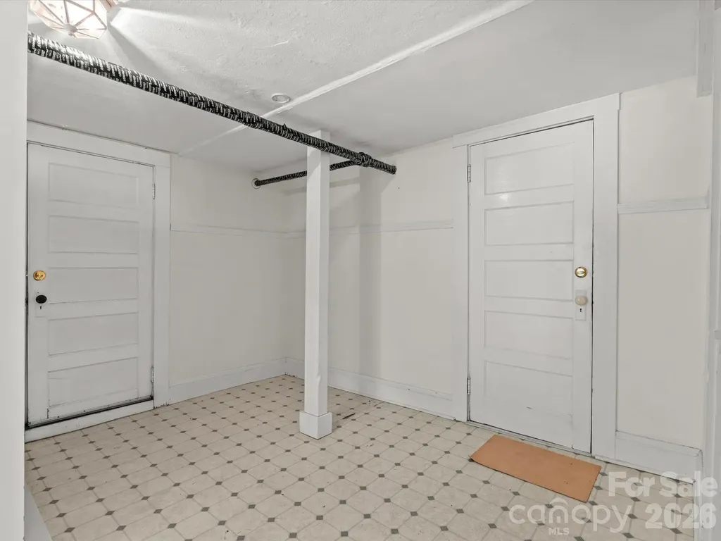 15 Sylvan Avenue Asheville NC 28801