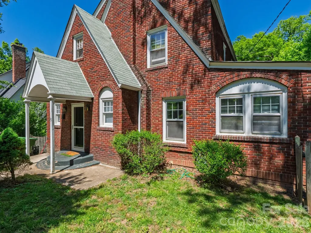 15 Sylvan Avenue Asheville NC 28801