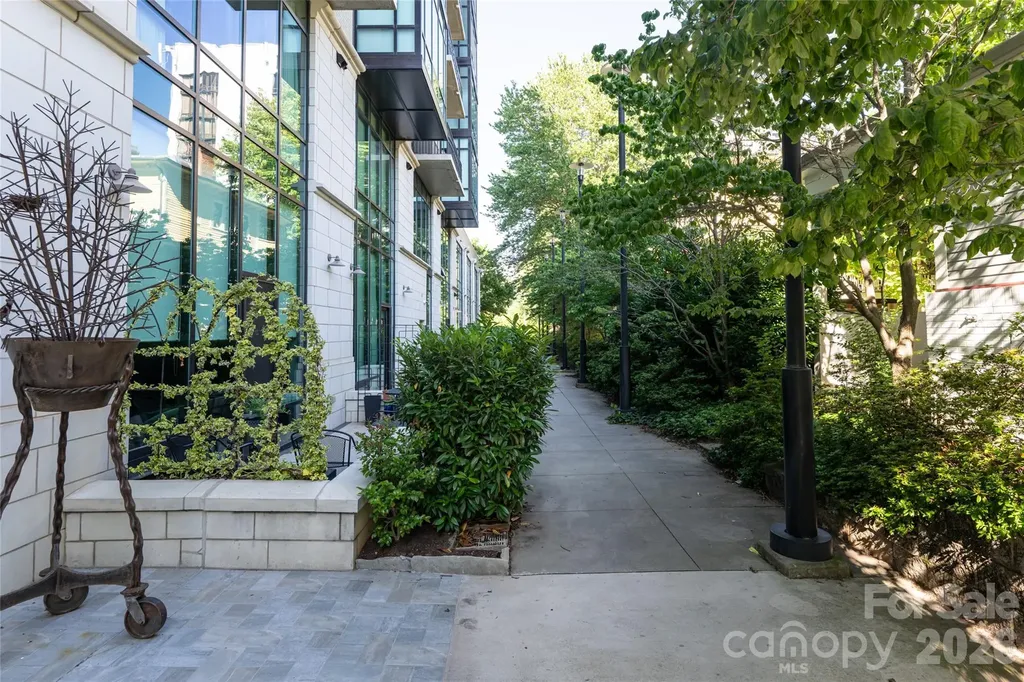 60 N Market Street Asheville NC 28801