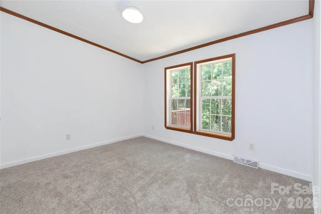 25 Sienna Drive Asheville NC 28806