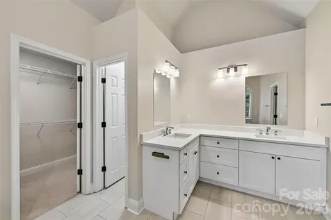 2825 Chip Shot Drive Matthews NC 28104