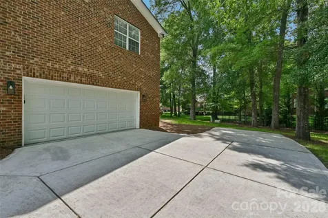 2825 Chip Shot Drive Matthews NC 28104
