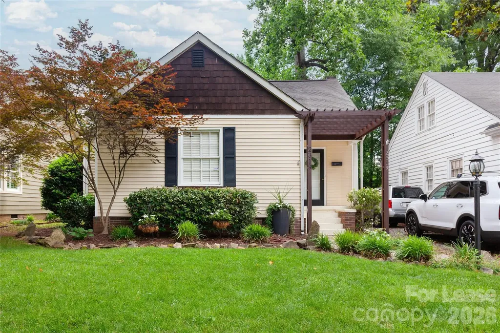 2319 Bay Street Charlotte NC 28205