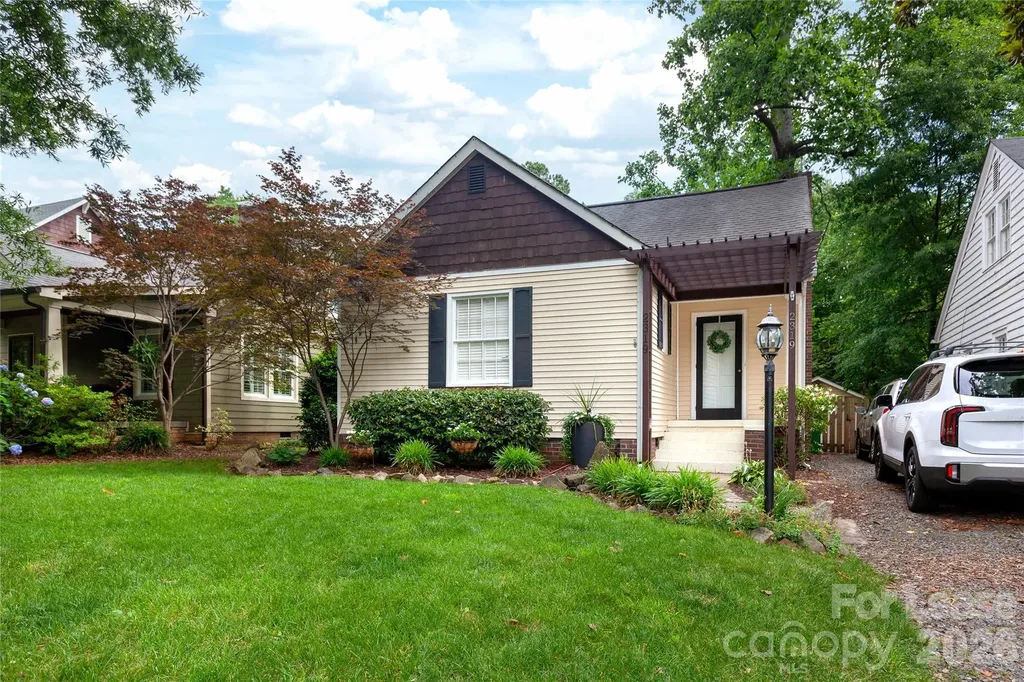 2319 Bay Street Charlotte NC 28205