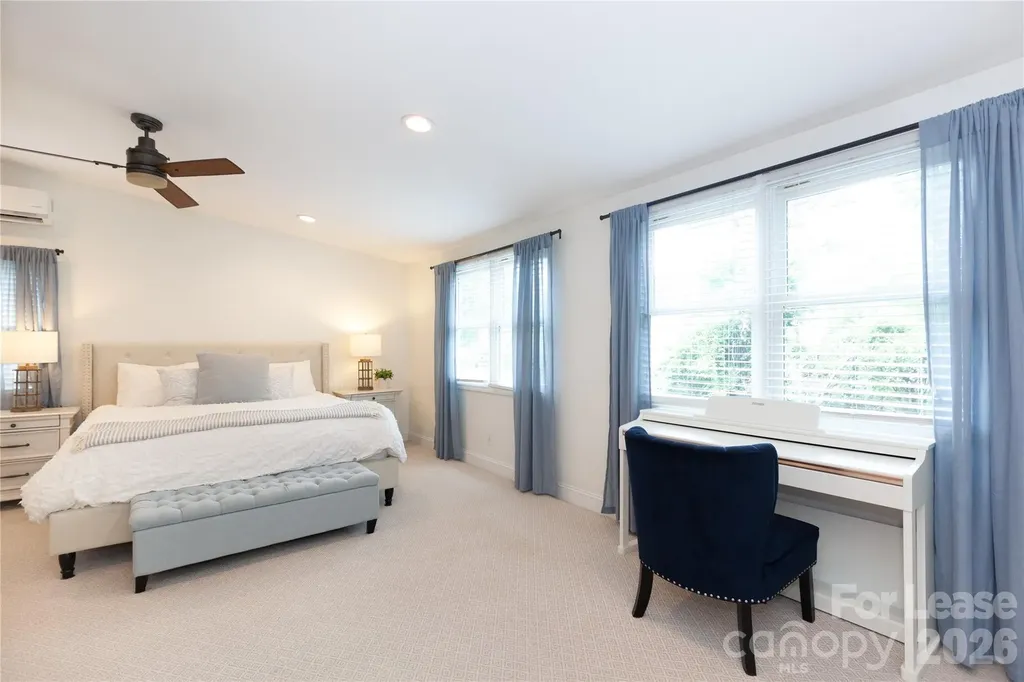 2319 Bay Street Charlotte NC 28205