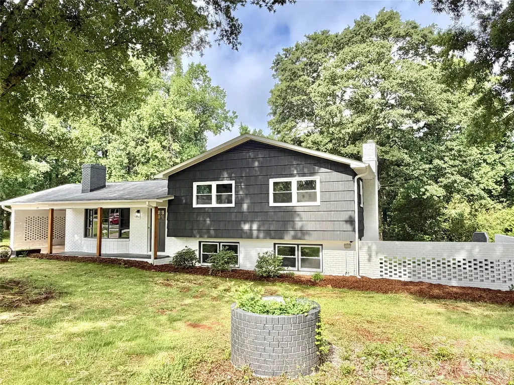 303 Deal Avenue NE Conover NC 28613