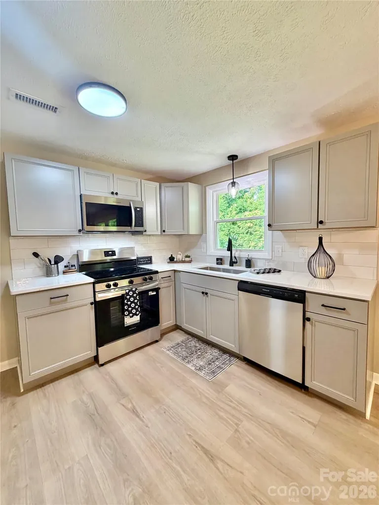 303 Deal Avenue NE Conover NC 28613