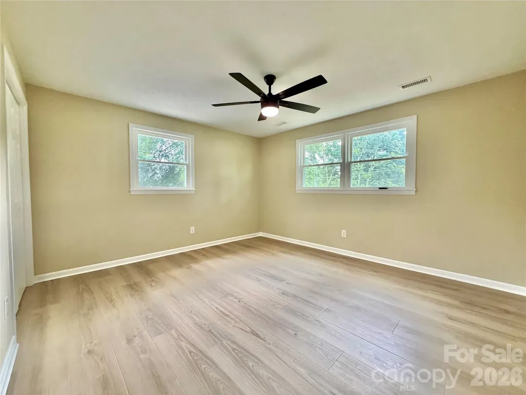 303 Deal Avenue NE Conover NC 28613