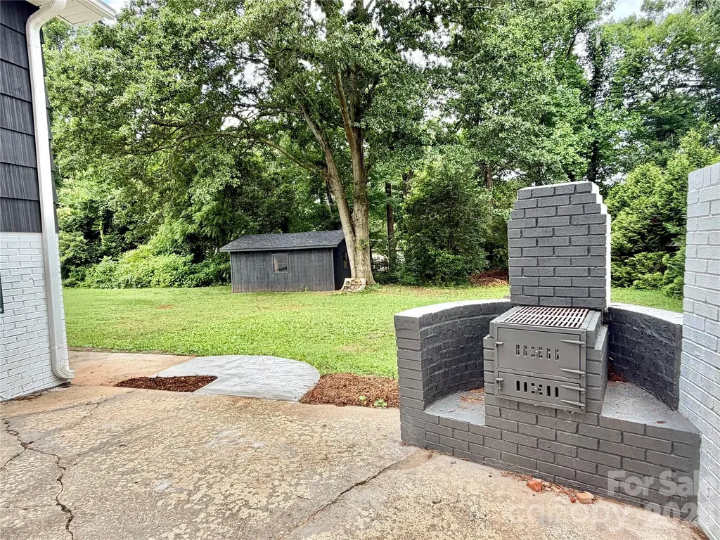 303 Deal Avenue NE Conover NC 28613