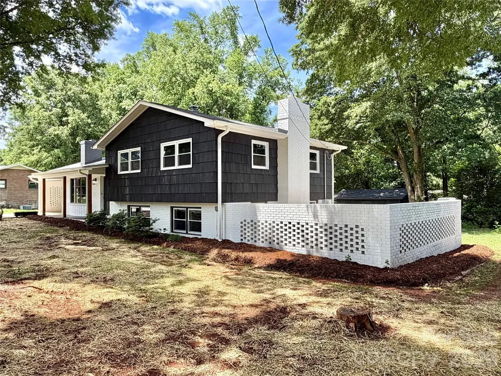 303 Deal Avenue NE Conover NC 28613