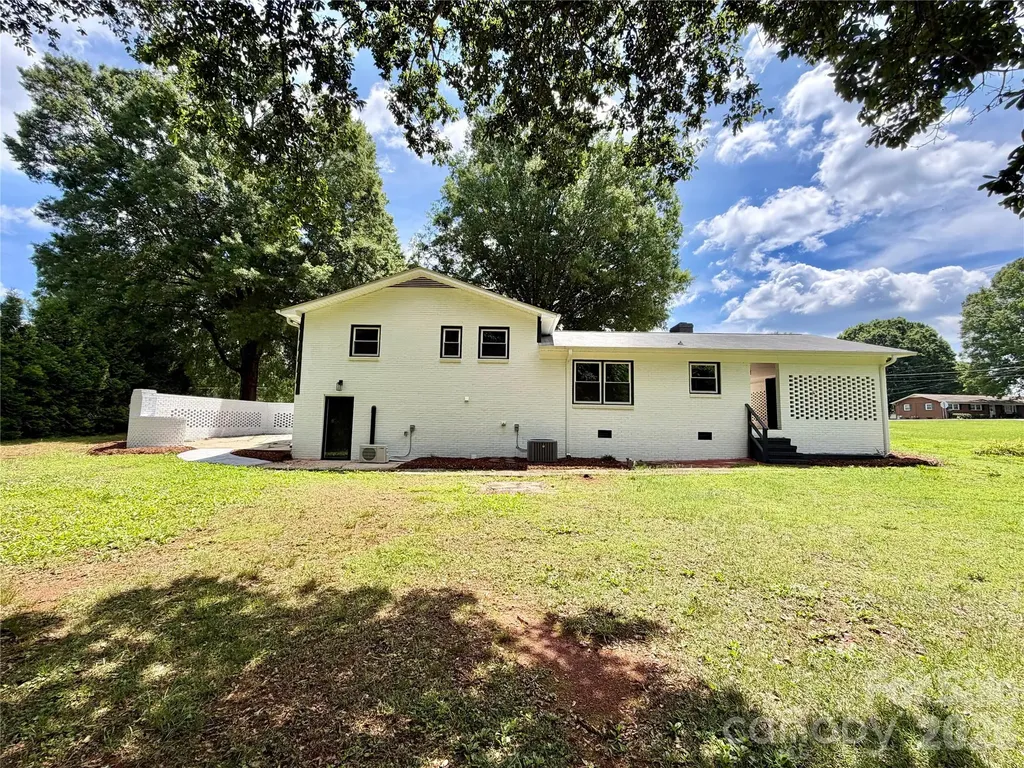 303 Deal Avenue NE Conover NC 28613