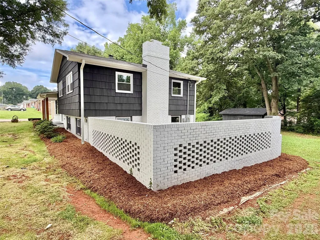 303 Deal Avenue NE Conover NC 28613