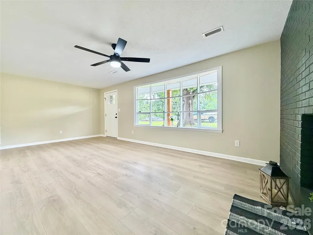 303 Deal Avenue NE Conover NC 28613