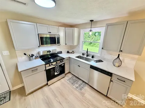 303 Deal Avenue NE Conover NC 28613
