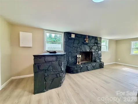303 Deal Avenue NE Conover NC 28613