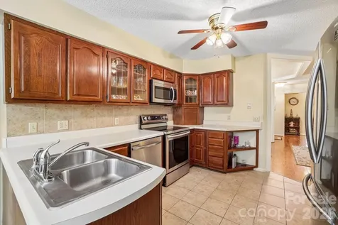 7 St. Andrews Drive Etowah NC 28729