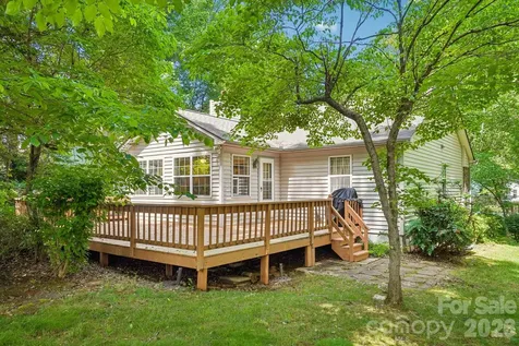 7 St. Andrews Drive Etowah NC 28729