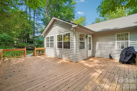 7 St. Andrews Drive Etowah NC 28729