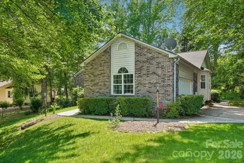 7 St. Andrews Drive Etowah NC 28729