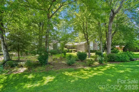 7 St. Andrews Drive Etowah NC 28729