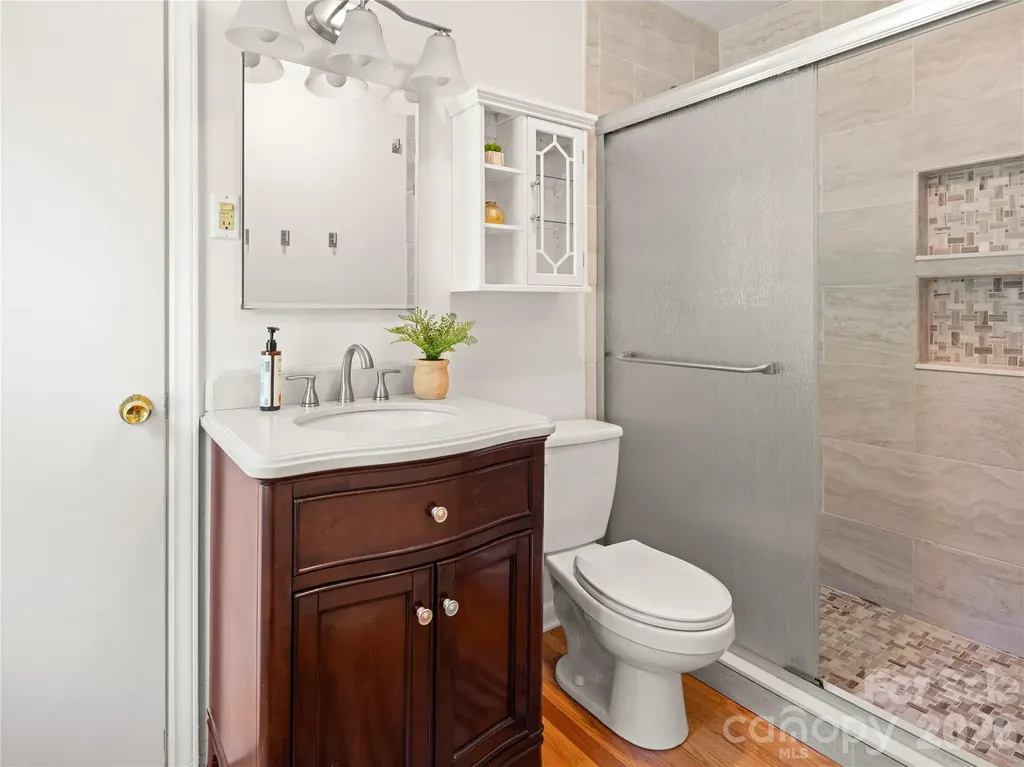 18 Pinewood Place Asheville NC 28806
