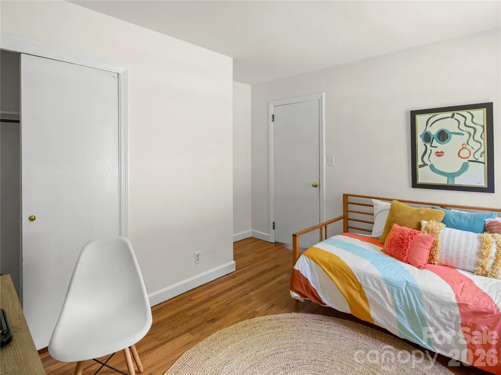 18 Pinewood Place Asheville NC 28806