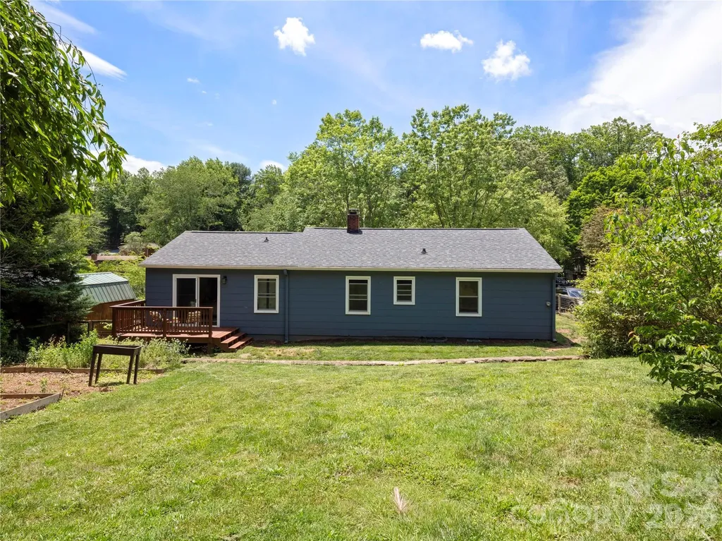 18 Pinewood Place Asheville NC 28806